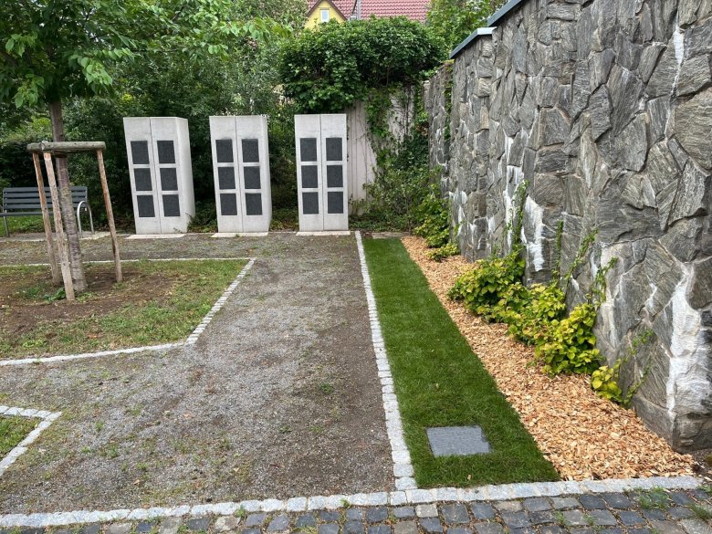 Urnenfeld Friedhof Grantschen (pflegefrei)