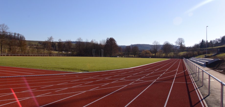 Zu sehen ist ein Teil der Rundumlaufbahn am Sportzentrum Stämmlesbrunnen